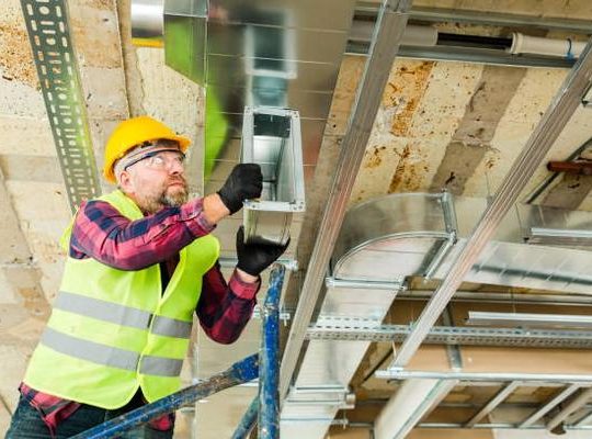 What to Do When Your HVAC System Breaks Down: Contractor Insights